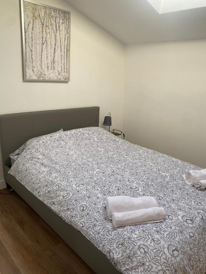 2 Bedroom Central Apartment Leek Eksteriør bilde