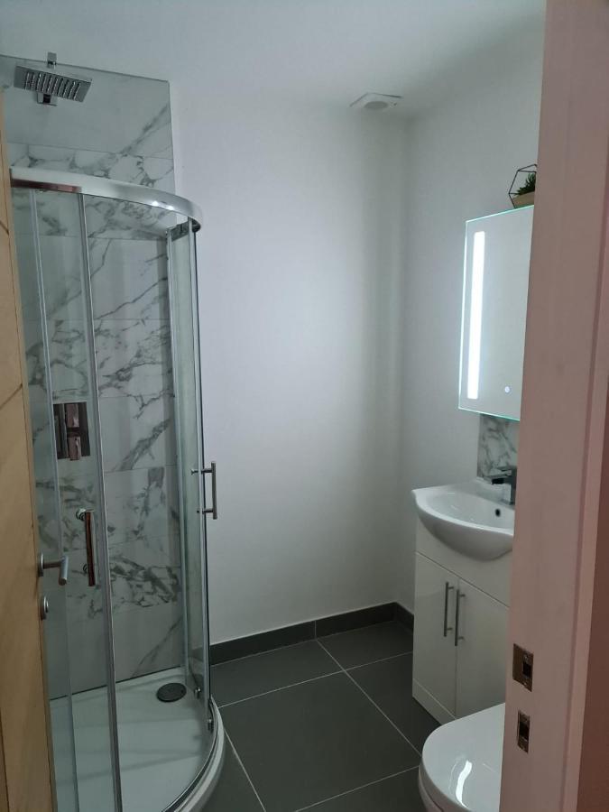 2 Bedroom Central Apartment Leek Eksteriør bilde