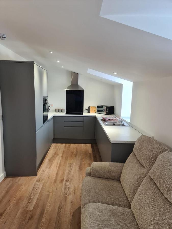 2 Bedroom Central Apartment Leek Eksteriør bilde
