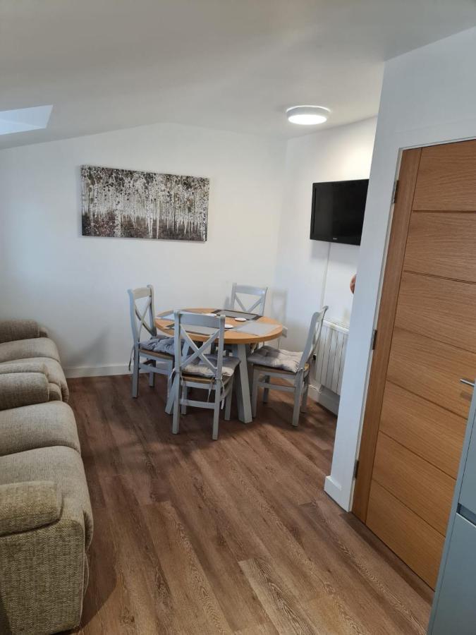 2 Bedroom Central Apartment Leek Eksteriør bilde